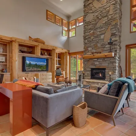 Tranquil Retreat At Tahoe Donner - Private Hot Tub - Stunning Views - Amenity Access